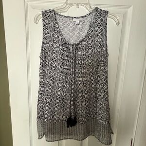 Westport 1962 black and white sleeveless top. Size Med